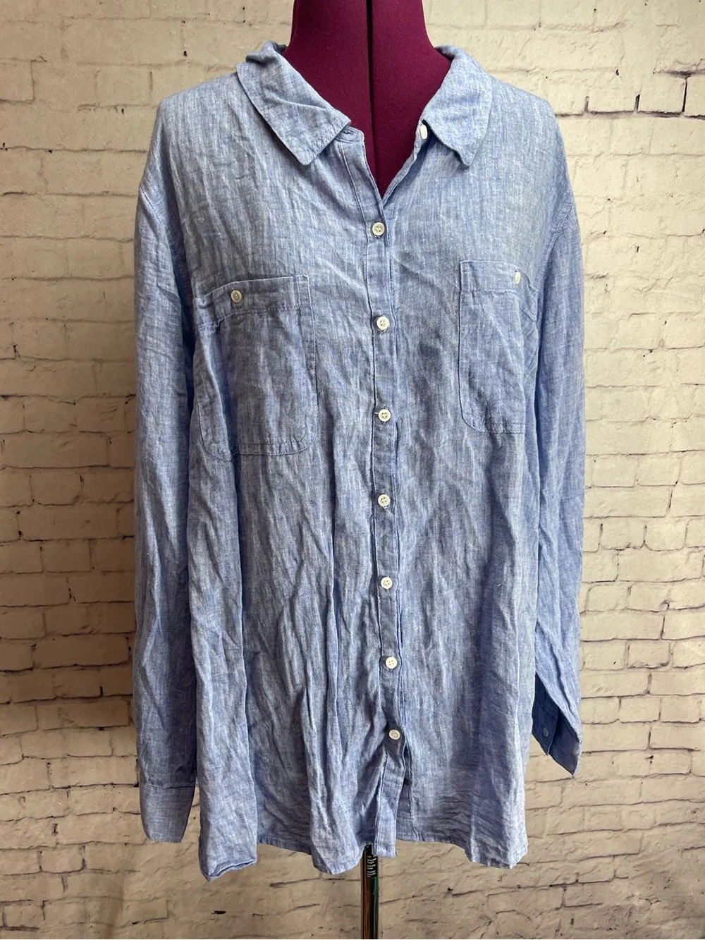 Lane Bryant size 26/28 light blue linen blend long sleeve button down shirt